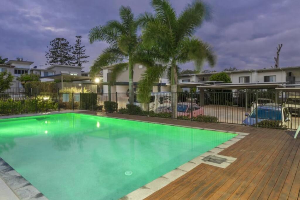 A Quiet Unit Overlooking A Reserve Petrie Exterior photo